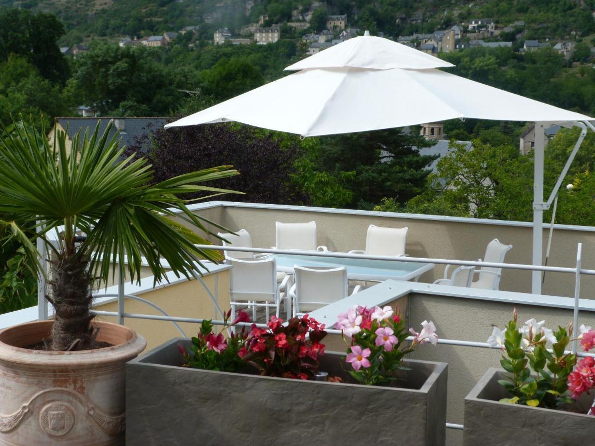 La Desirade Bed & Breakfast Salles-la-Source Екстериор снимка